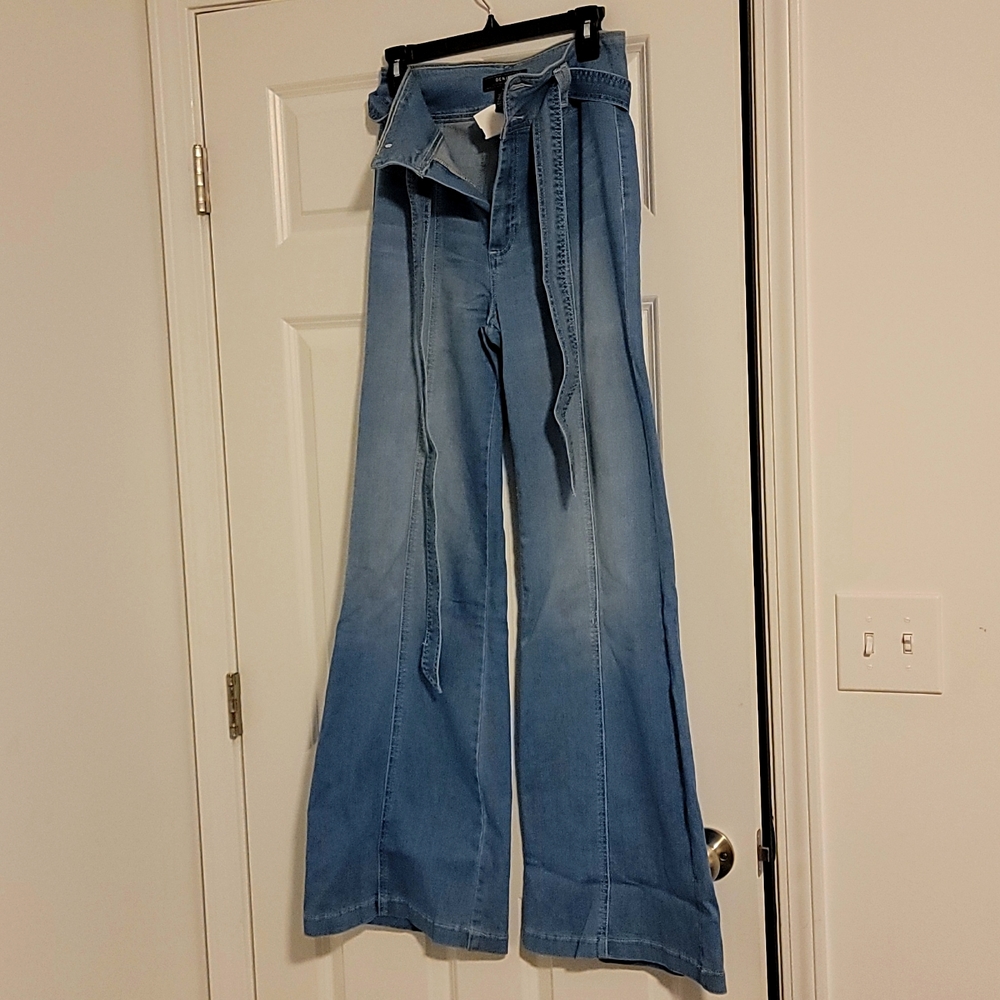 NWT Flare/ wide leg bottom stretch belted denim